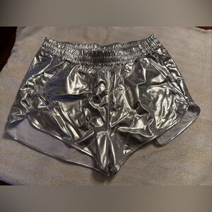 Makarthy Ladies Size XL Silver Satin Shorts